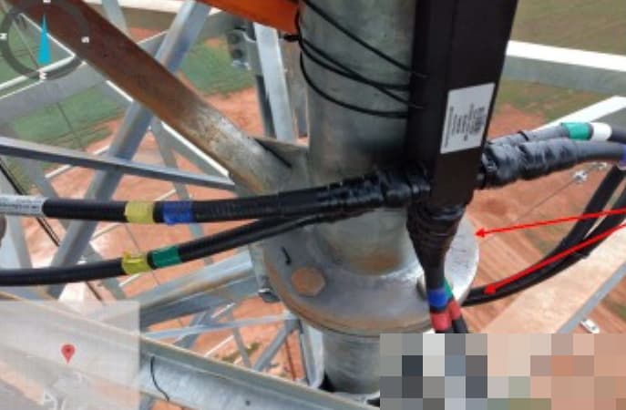 Power splitters installed closed together 2